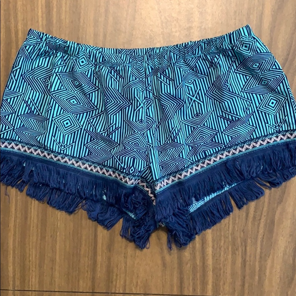 Silky shorts with fringe. Medium